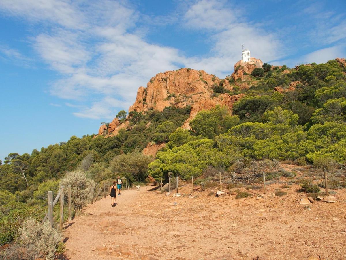 Studio 1 Neuf A 100 M Des Plages Et De La Gare Saint-Raphaël Εξωτερικό φωτογραφία
